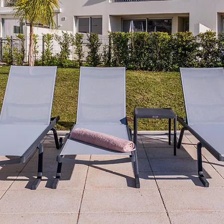 Relaxed Madeira With Pool & Balcony *
