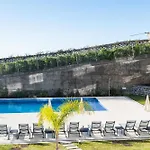 Relaxed Madeira With Pool & Balcony Appartamento Câmara de Lobos